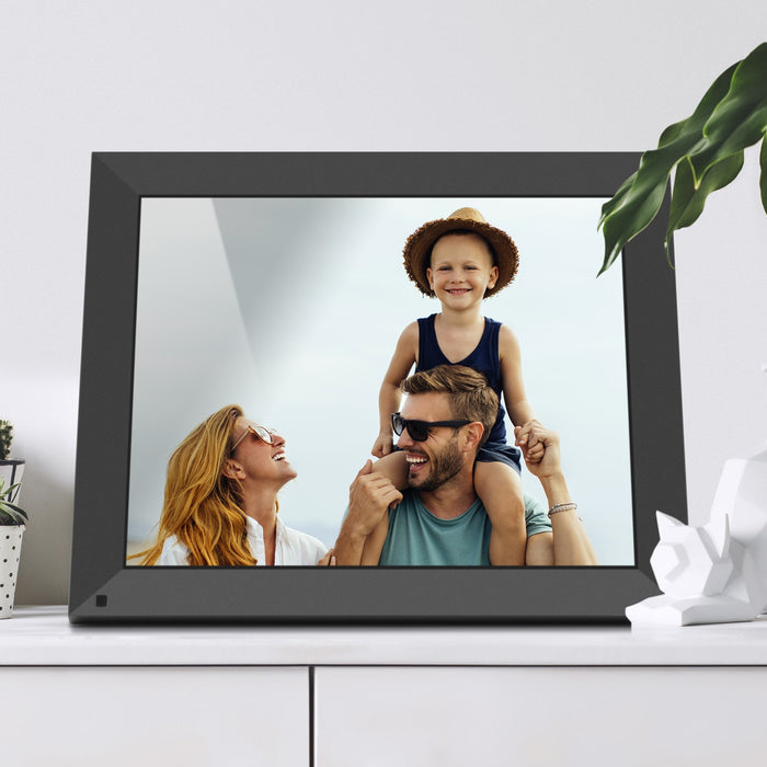 aluratek 15 digital photo frame 4gb lifestyle