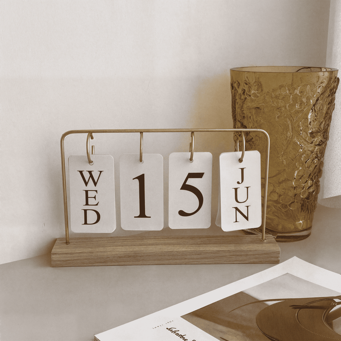 Aeris Home – Jour Flip Calendar