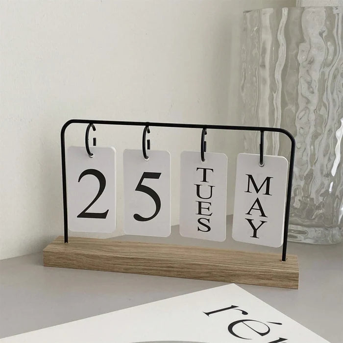 Aeris Home – Jour Flip Calendar