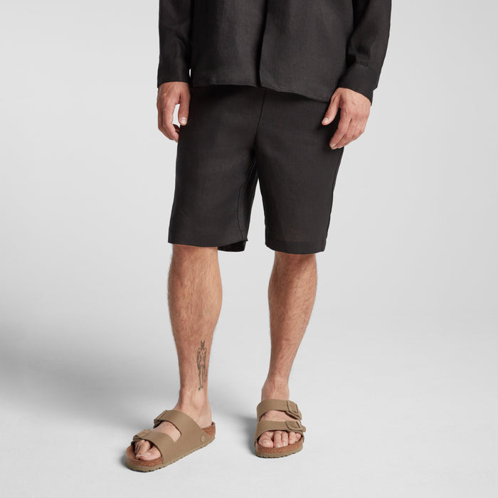 Black / 1