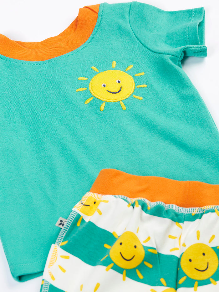 Easy On Outfit