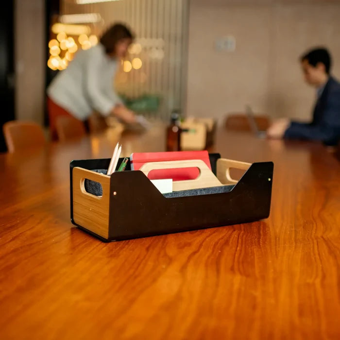 Gustav Dot XL Black desk organizer – angled view showing oak and aluminium
