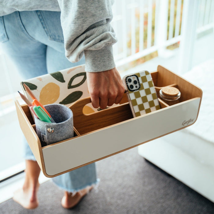 Gustav Lounger mobile desk organizer – lifestyle shot at a shared workspace