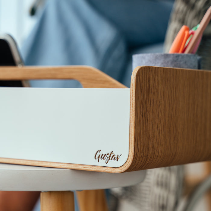 Gustav Lounger mobile desk organizer – lifestyle shot in natural light