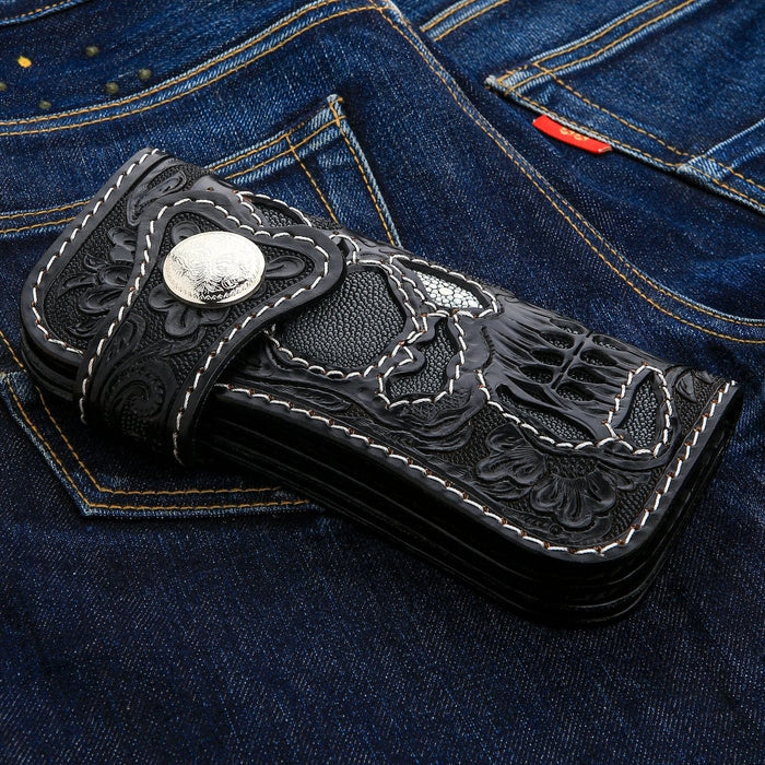 A detailed close-up of the stingray skull's pearl "eye" and dark gray shagreen texture.