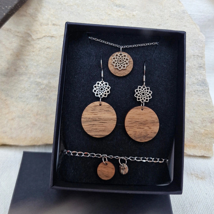 Lebensbaumschmuck Nuss