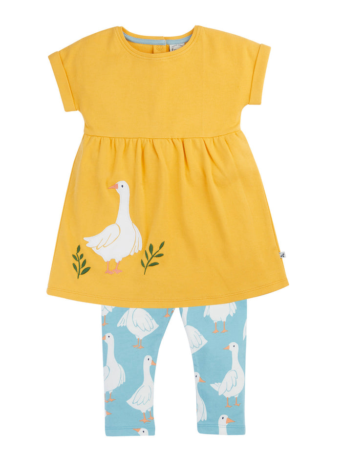 Mari Outfit