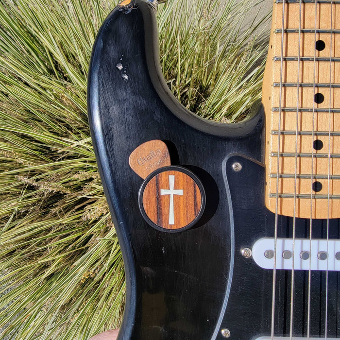 Thalia Pearl Cross | Pick Puck 2.0 – product image 3