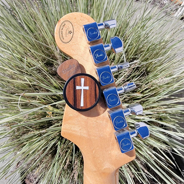 Thalia Pearl Cross | Pick Puck 2.0 – product image 4