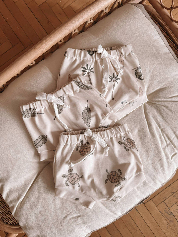 PETITE EvelinaApparel - Baby boy shorts / summer prints
