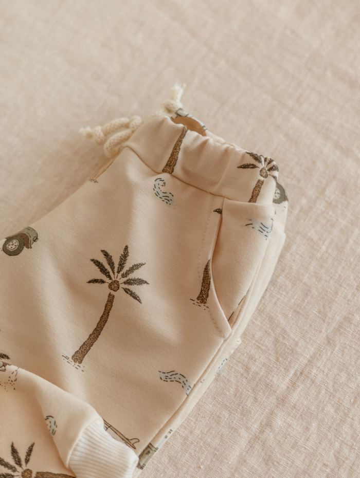 PETITE EvelinaApparel - Baby sweatpants / cars & palm trees