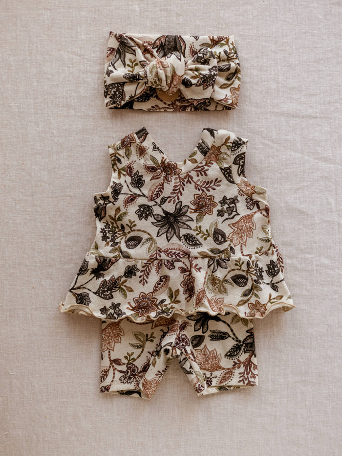 PETITE EvelinaApparel - Ruffle top / Linen Floral - Chocolate Mauve