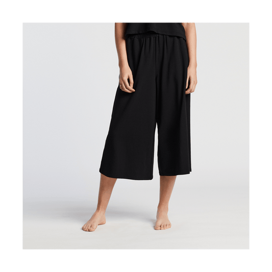 Black Scaled | Front view of Sevilla Pants in Black