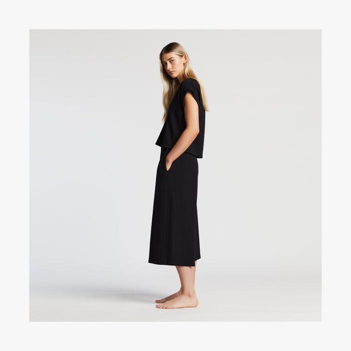 Black | Full body side view of Sevilla Pants in Black