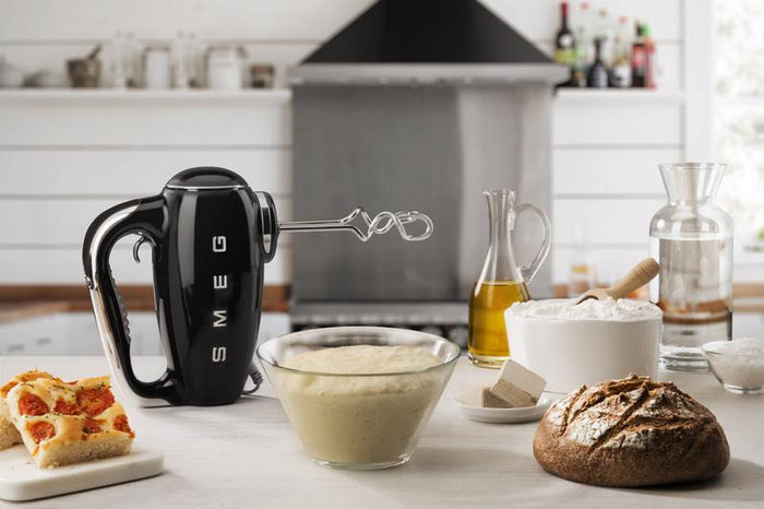 SMEG HMF01BLUK 50s Style Hand Mixer Black Black